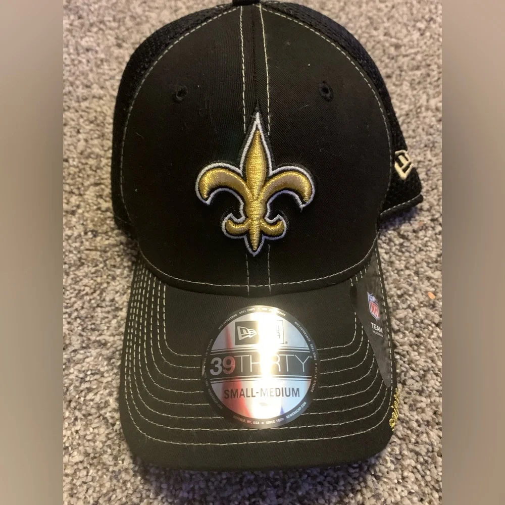 Hat - Picture 1 of 2